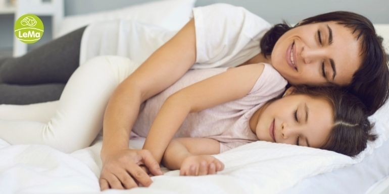 Ako vybrať matrac do detskej postieľky?